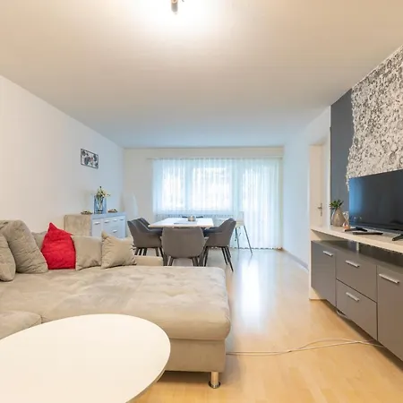 Center Apartment *
